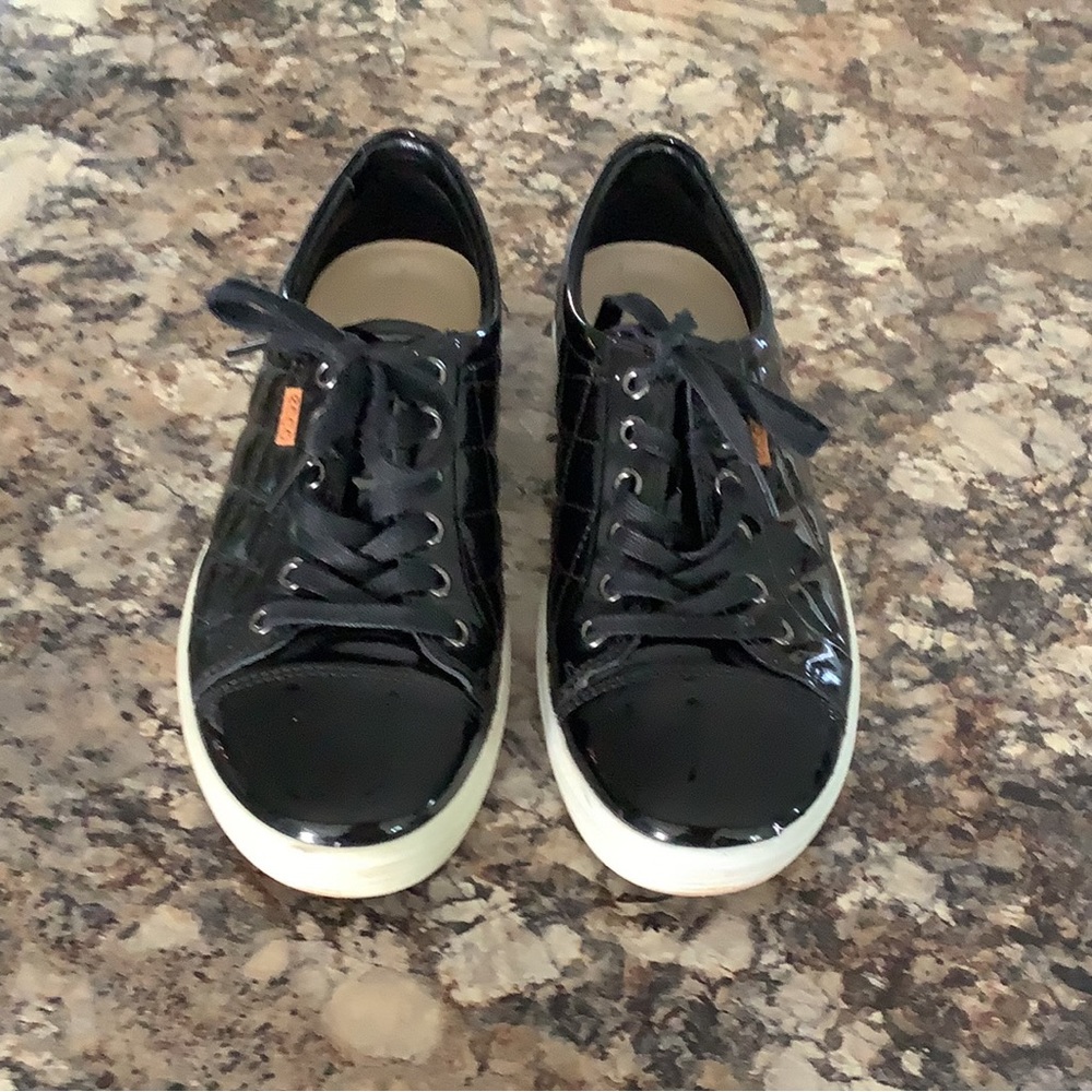 Ecco sneakers in great condition